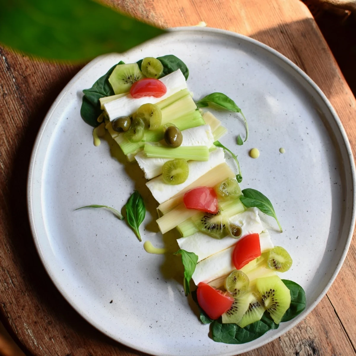 Here are the three ALT texts for the "Emerald Isle Greenscape" salad photo: