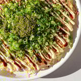 Japanische Okonomiyaki Pfannkuchen